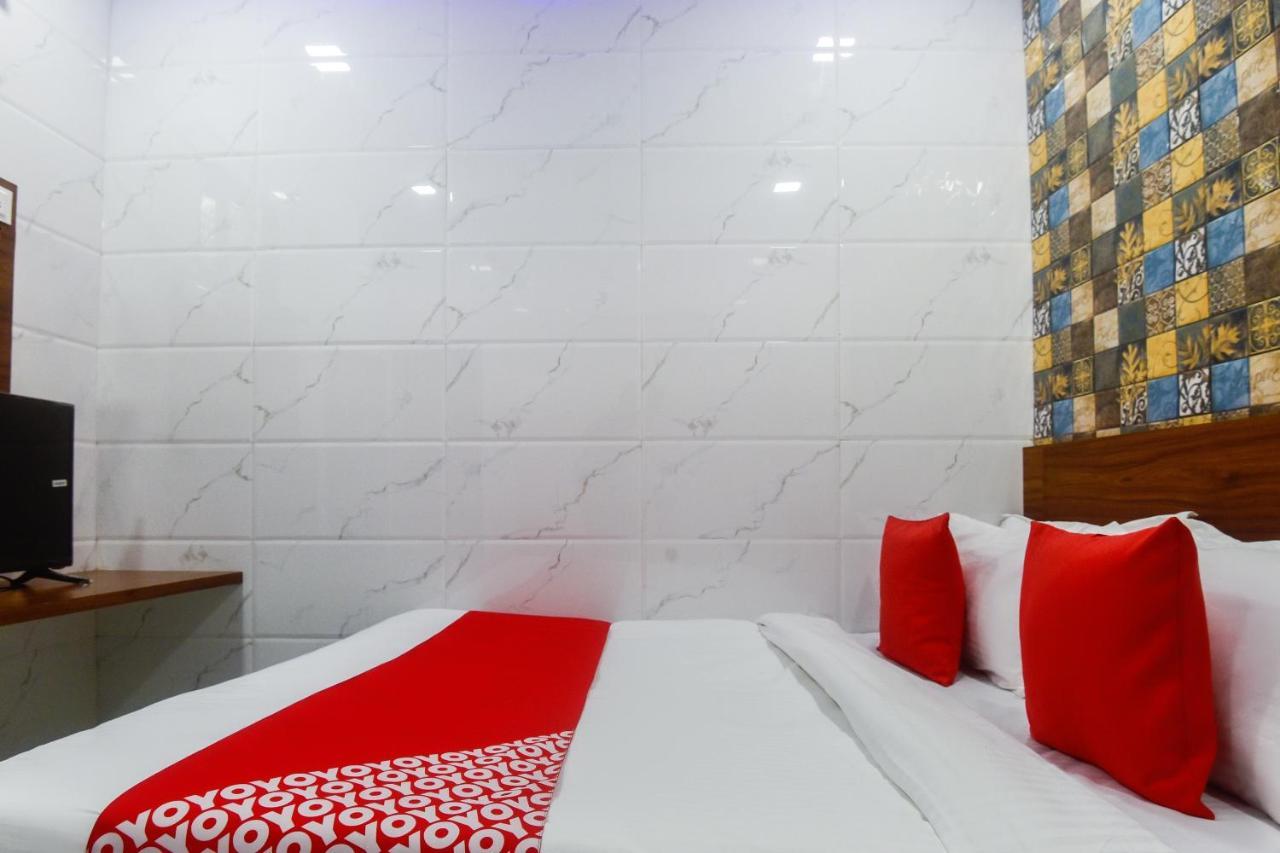 Готель Oyo 63295 T Junction Residency Мумбаї Екстер'єр фото