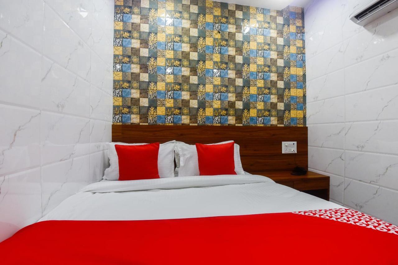 Готель Oyo 63295 T Junction Residency Мумбаї Екстер'єр фото