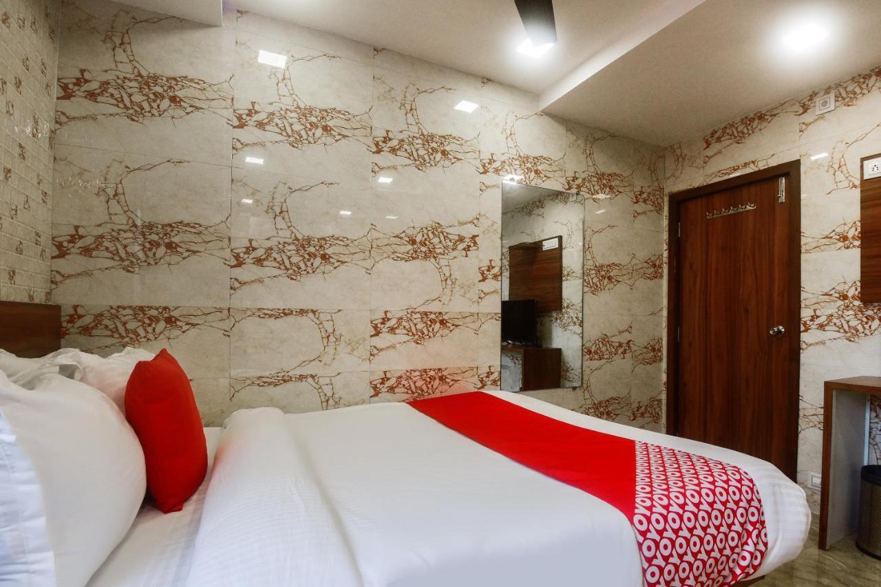 Готель Oyo 63295 T Junction Residency Мумбаї Екстер'єр фото