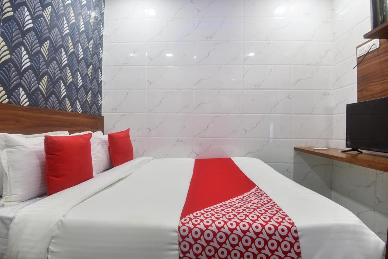Готель Oyo 63295 T Junction Residency Мумбаї Екстер'єр фото