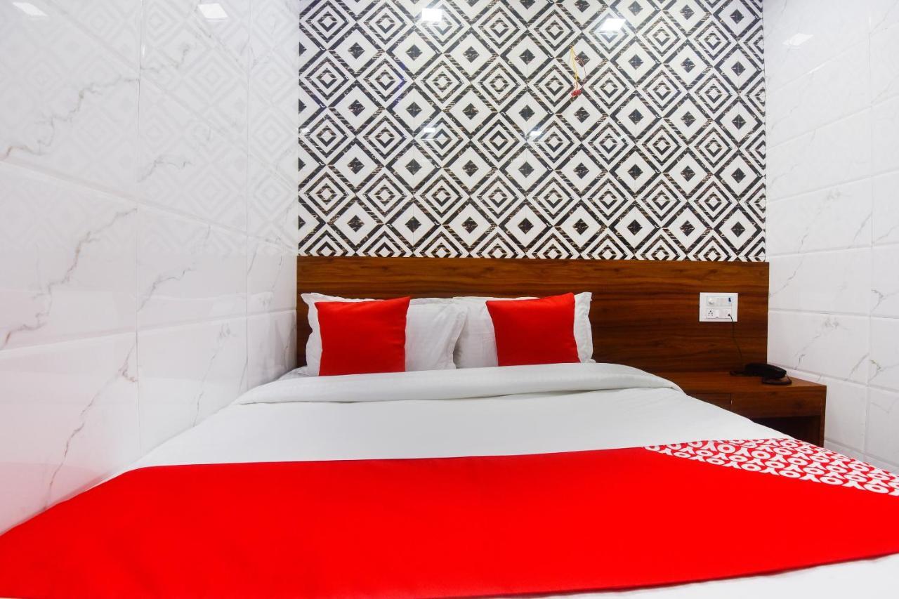 Готель Oyo 63295 T Junction Residency Мумбаї Екстер'єр фото