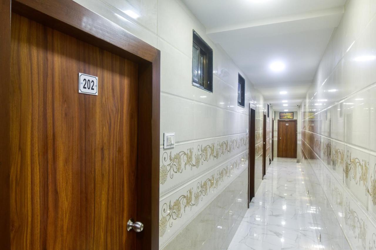 Готель Oyo 63295 T Junction Residency Мумбаї Екстер'єр фото